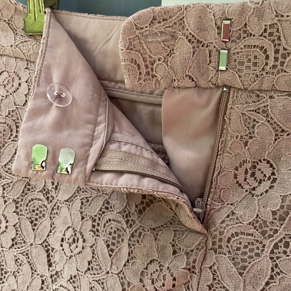 Flower Lace Tan shorts - Picture 4 of 5